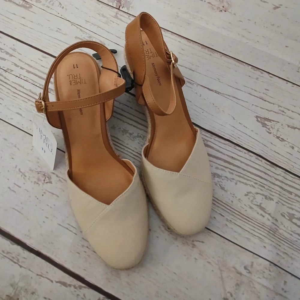 Time and Tru women's espadrille wedge natural size 11